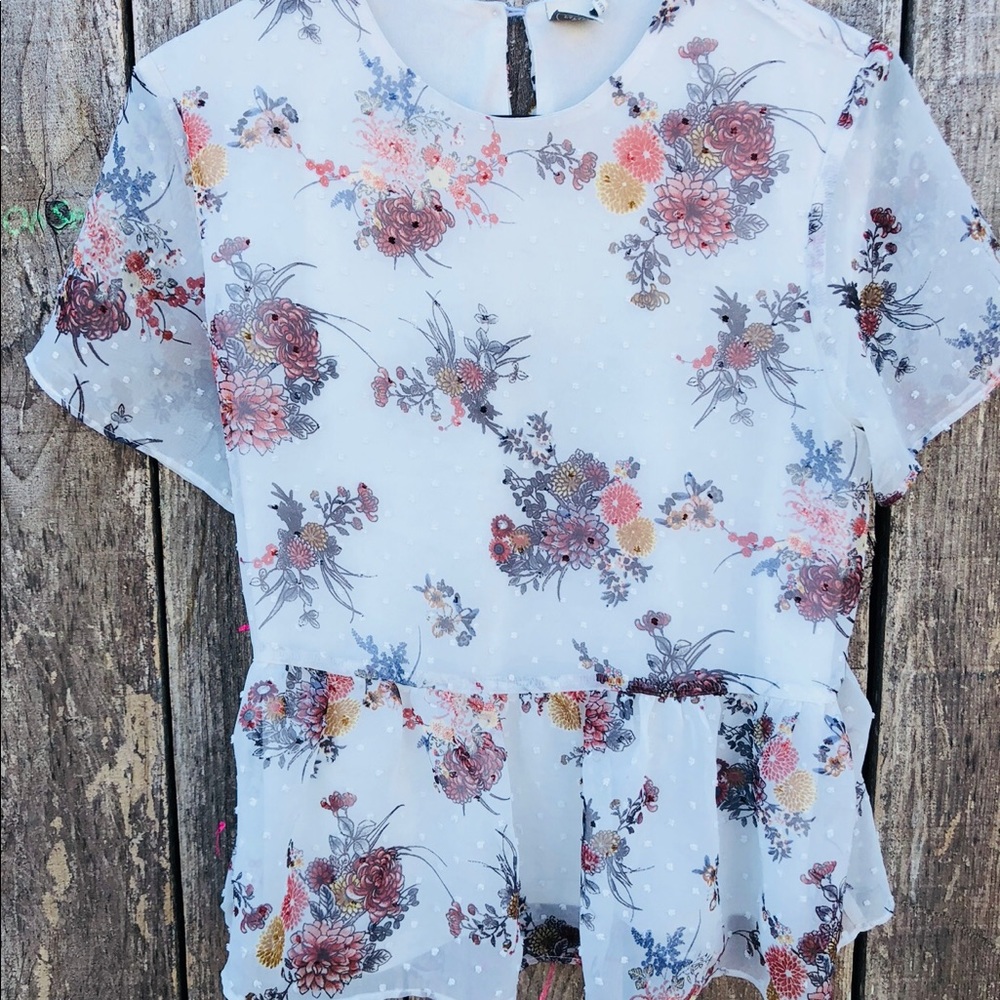 White short sleeve floral blouse